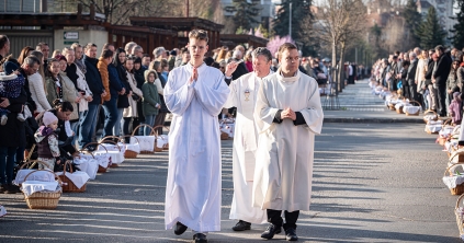 Húsvétvasárnapi eledelszentelés a Szabadság téren